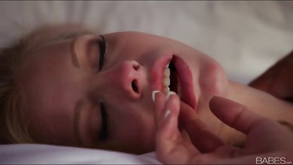 خروس بزرگ, سکس پورن زیبا جوان و سفتی گردن